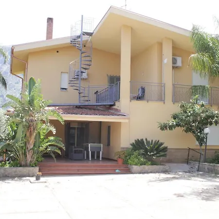 Holiday home Villa Giu, Indipendent Villa Near Airport And Sea