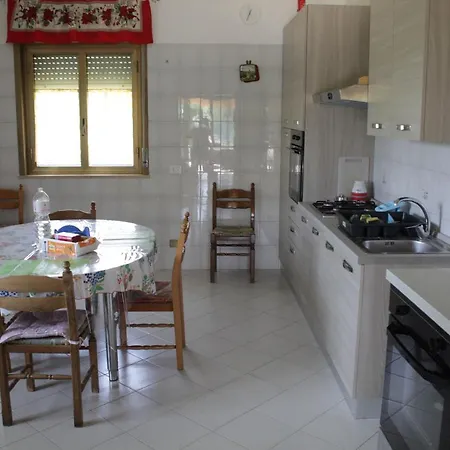 Holiday home Villa Giu, Indipendent Villa Near Airport And Sea