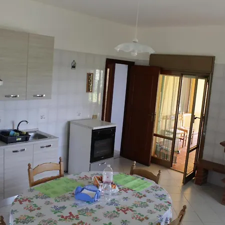 Holiday home Villa Giu, Indipendent Villa Near Airport And Sea