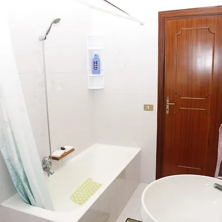 Holiday home Villa Giu, Indipendent Villa Near Airport And Sea