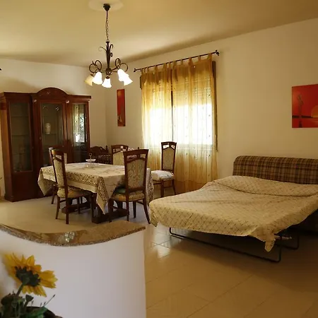 Villa Giu, Indipendent Villa Near Airport And Sea