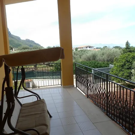 Villa Giu, Indipendent Villa Near Airport And Sea Holiday home *