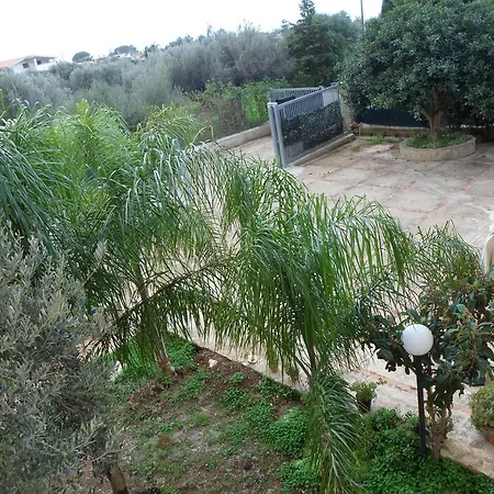 Holiday home Villa Giu, Indipendent Villa Near Airport And Sea