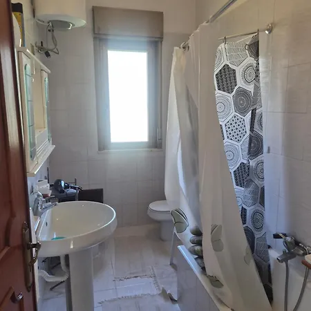Giu, Indipendent Near Airport And Sea Дом отдыха